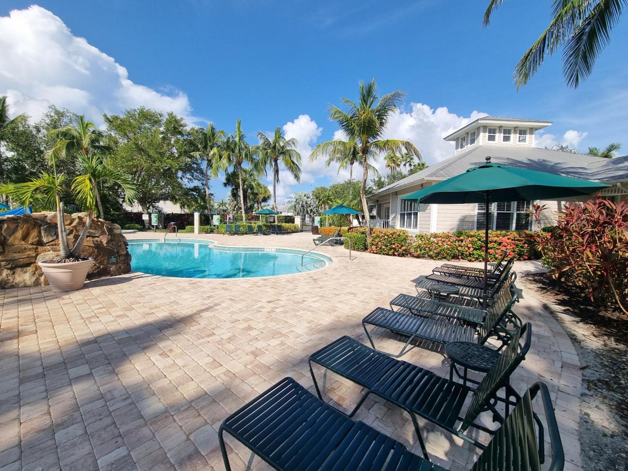 Stunning 2-Bedroom Plus Den Condo In Greenlinks Resort Naples Exterior foto