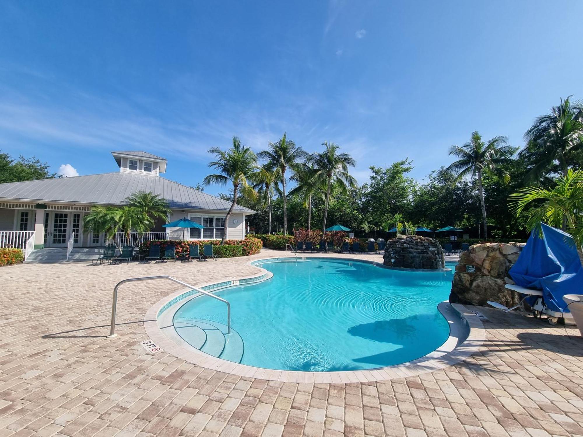Stunning 2-Bedroom Plus Den Condo In Greenlinks Resort Naples Exterior foto