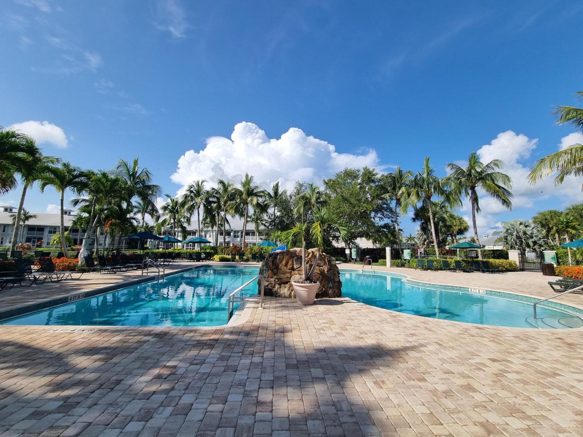 Stunning 2-Bedroom Plus Den Condo In Greenlinks Resort Naples Exterior foto