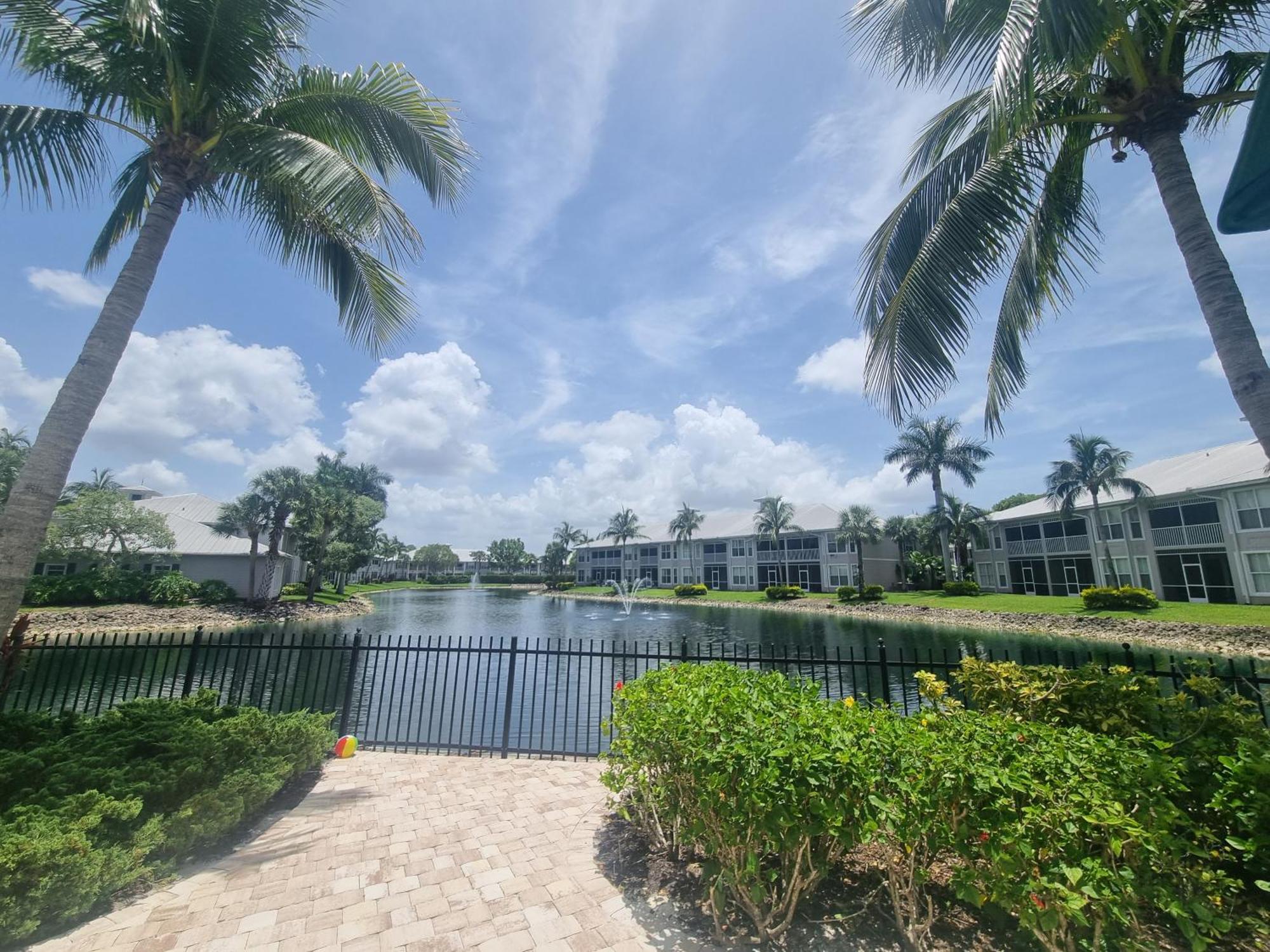 Stunning 2-Bedroom Plus Den Condo In Greenlinks Resort Naples Exterior foto