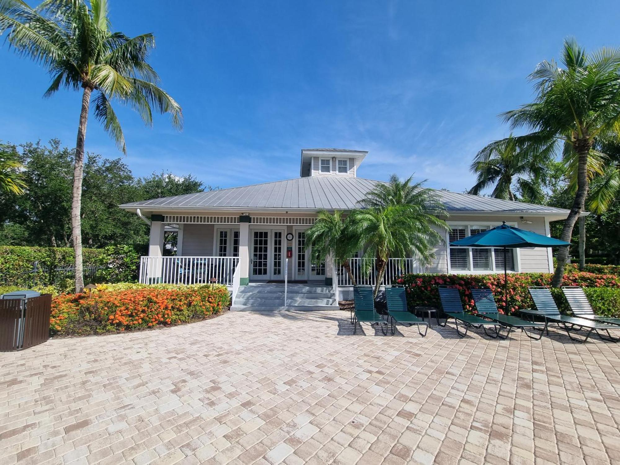 Stunning 2-Bedroom Plus Den Condo In Greenlinks Resort Naples Exterior foto