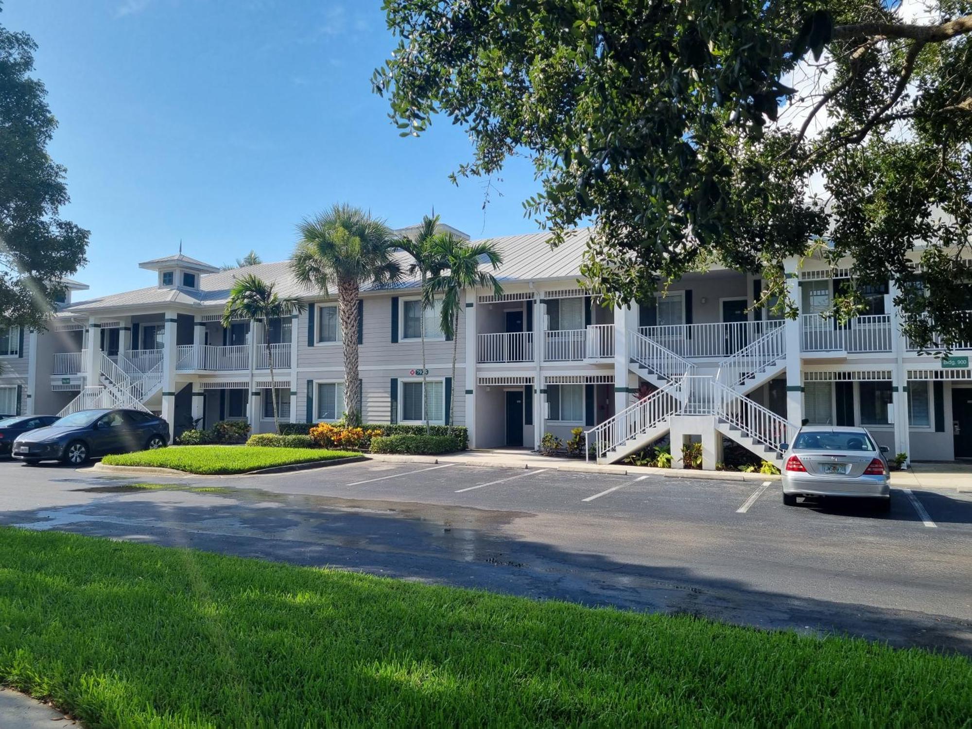 Stunning 2-Bedroom Plus Den Condo In Greenlinks Resort Naples Exterior foto