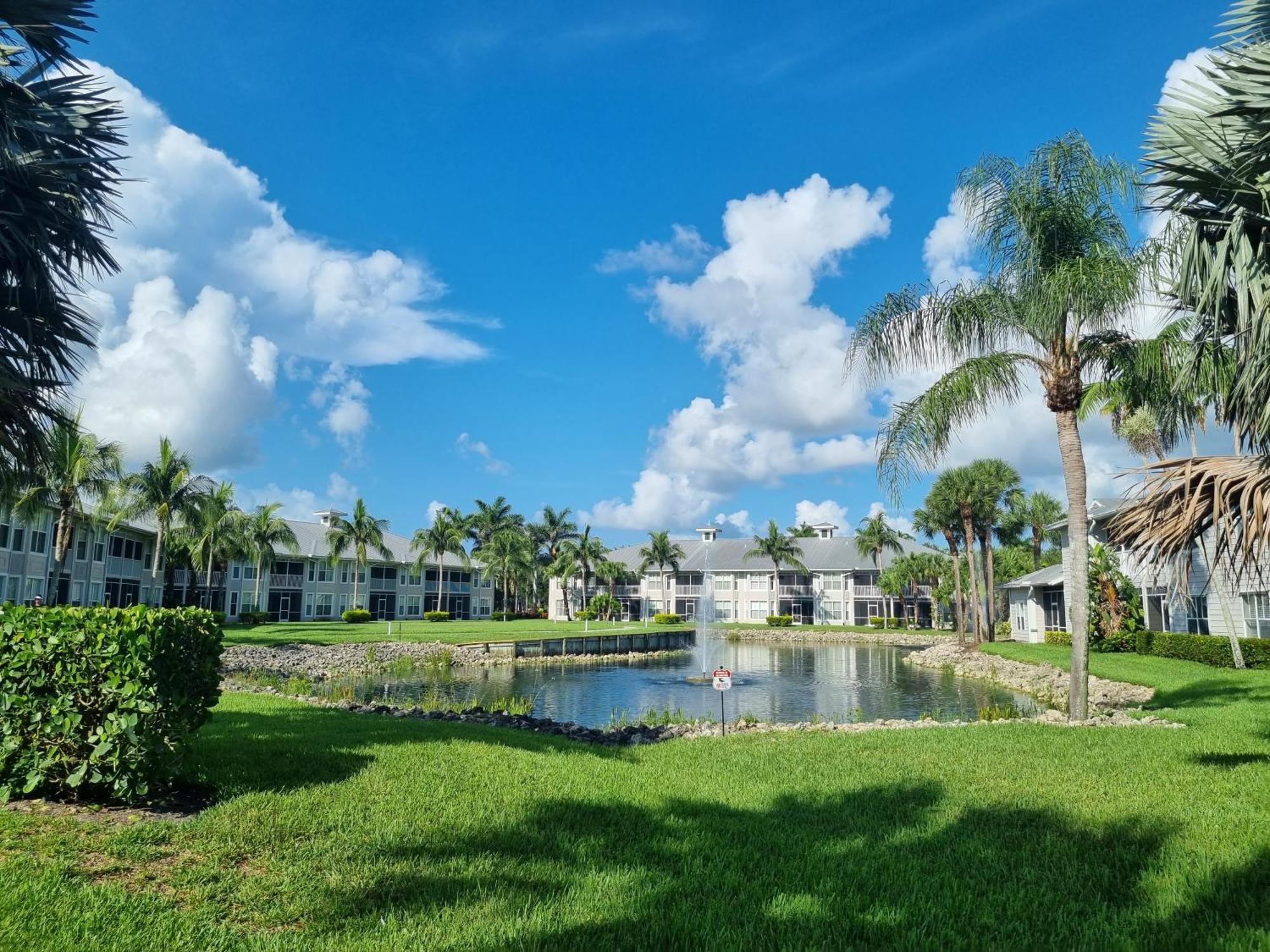 Stunning 2-Bedroom Plus Den Condo In Greenlinks Resort Naples Exterior foto